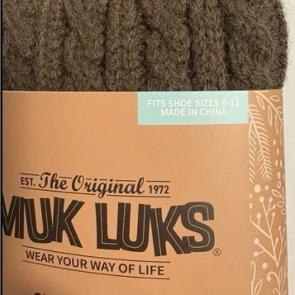 NWT Muk Luks Chocolate Brown Woman’s Fits Sizes 6-11 Over the Knee Super Soft - Picture 2 of 4